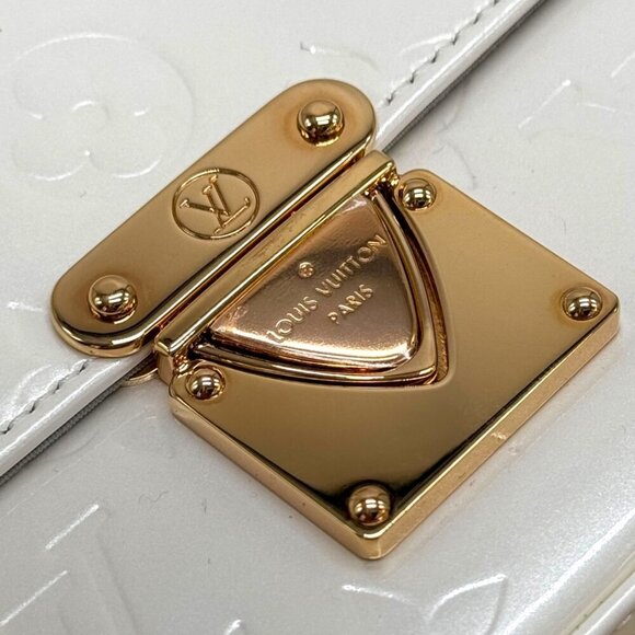 Authentic Louis Vuitton Perle Monogram Vernis Malibu Street Clutch Bag - Picture 9 of 16